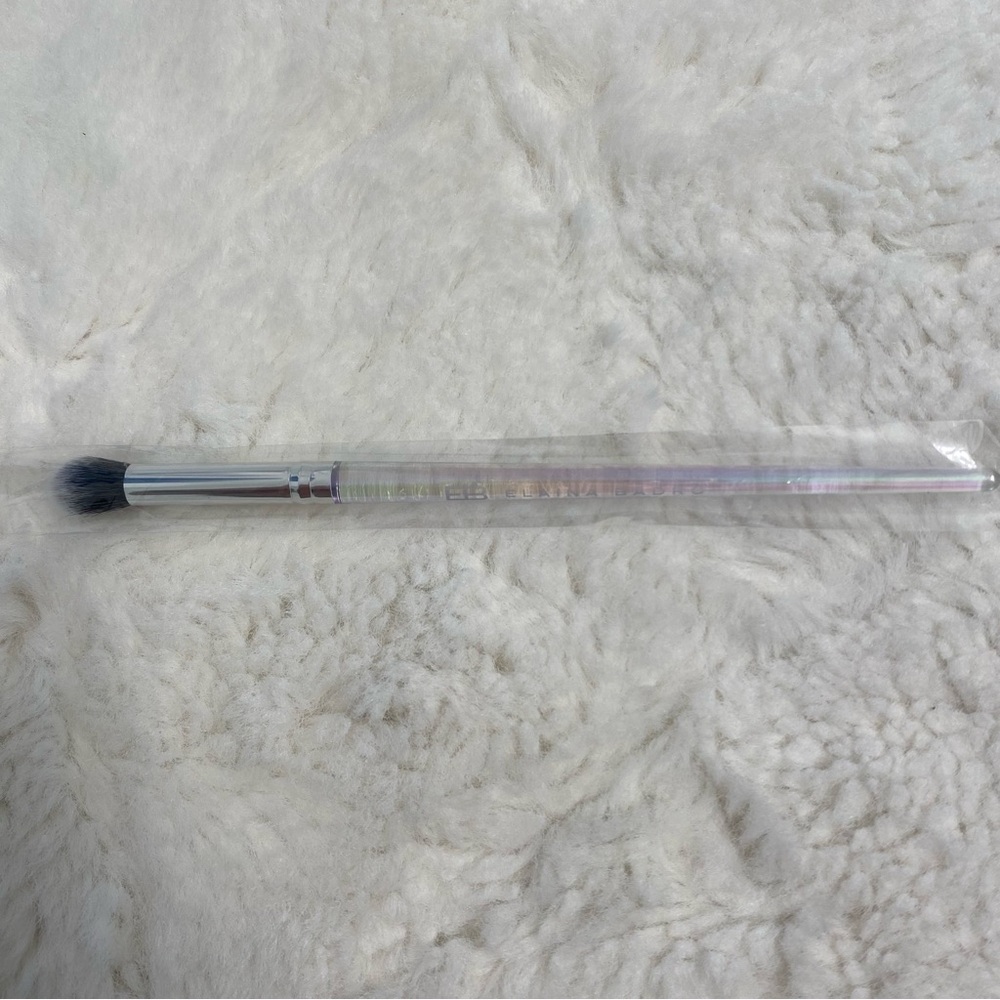 ELAINA BADRO Electroplated Blending Brush